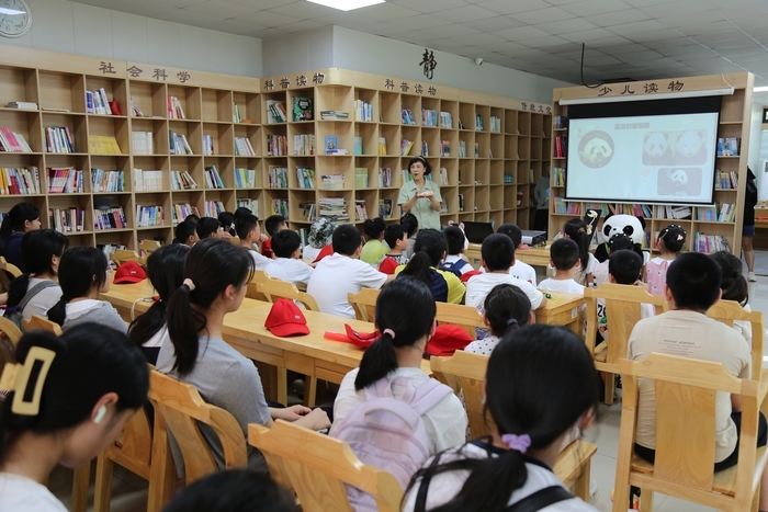 告别课本，融入自然！“第一书记”化身“自然向导”带娃打卡动物世界