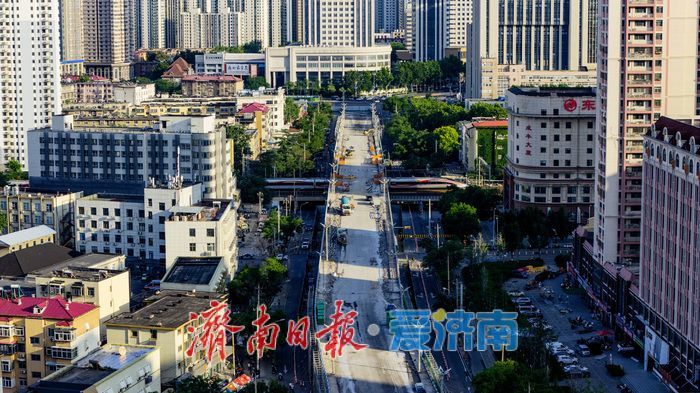 济南纬二路跨铁路天桥全力推进升级改造 智慧管控护航民生出行