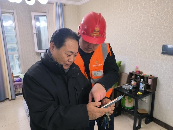 济南映月清水湾小区加入集中供暖，270户居民今冬过上“暖冬”