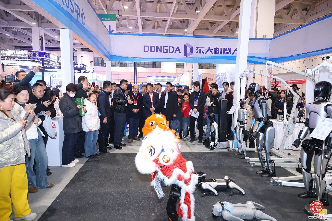 近500家国内外装备品牌企业同台竞技 2026第二十一届山东装备博览会开幕