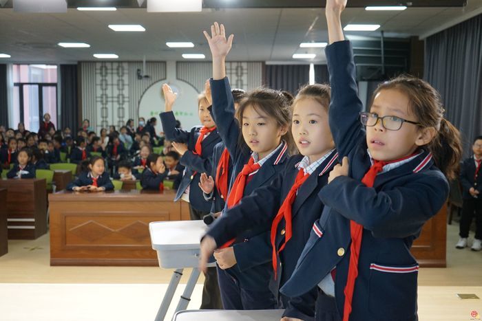 宪法之光点亮童年 法治种子播撒心田——济南市历下区玖玺小学开展宪法日教育活动