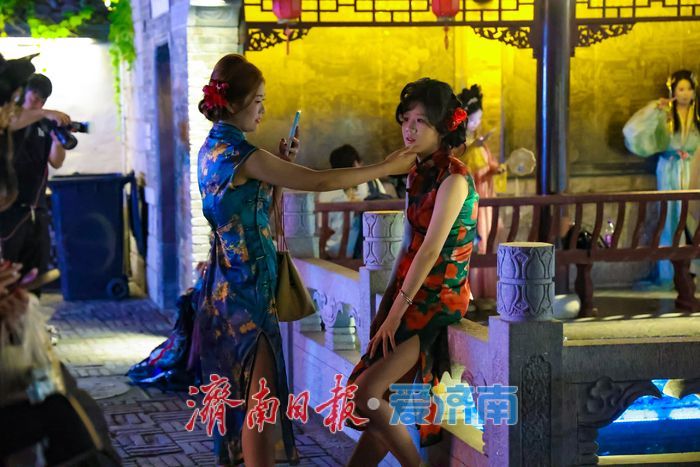 一年四季 泉在济南丨百花洲夜游绘就古韵新韵