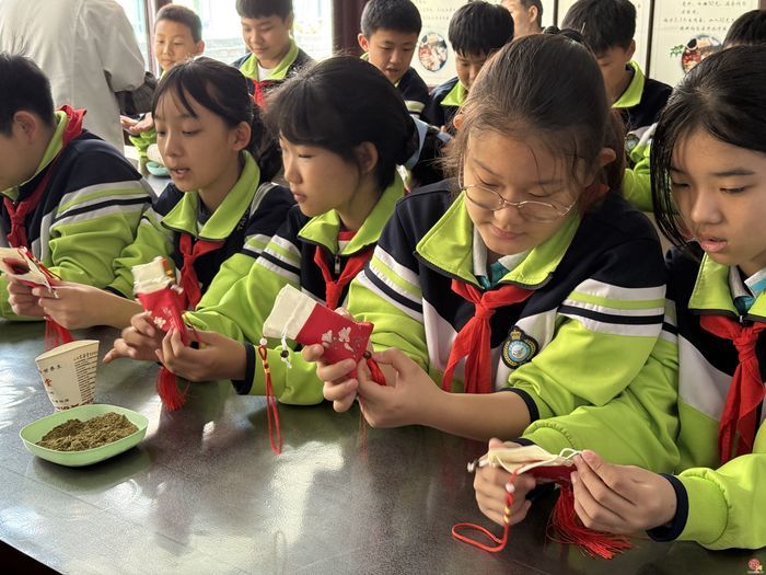 济南市纬三路小学启动2026商埠情怀课程实践活动