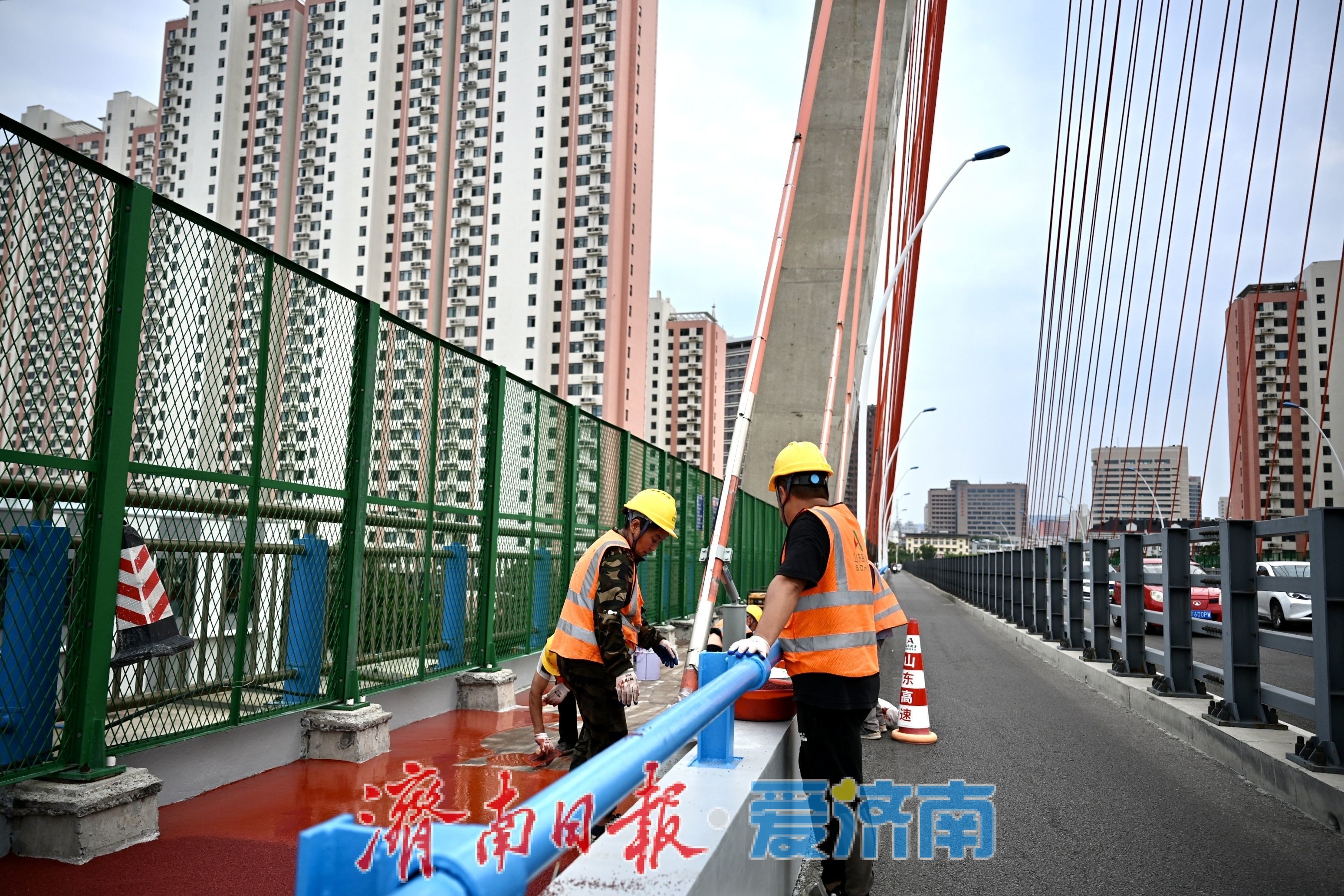 抢抓工期加紧施工 济南纬六路高架桥大修工程有序推进