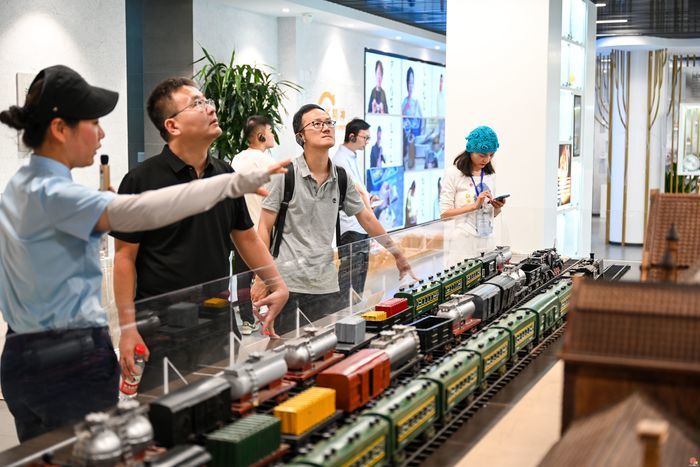 漫步老城看“城新” 全国知名媒体总编辑品泉城新颜