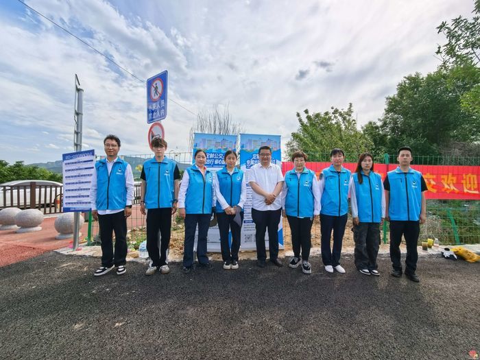 金榜题名乘梦出发 定制公交温情祝福——济南公交南部分公司开展高、中考毕业生“公交有礼”活动