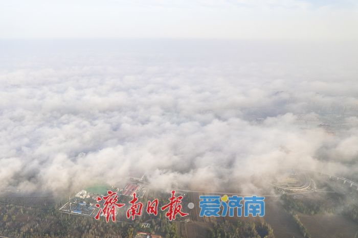 一年四季 泉在济南丨云端仙境！初冬时节济南起步区现平流雾景观