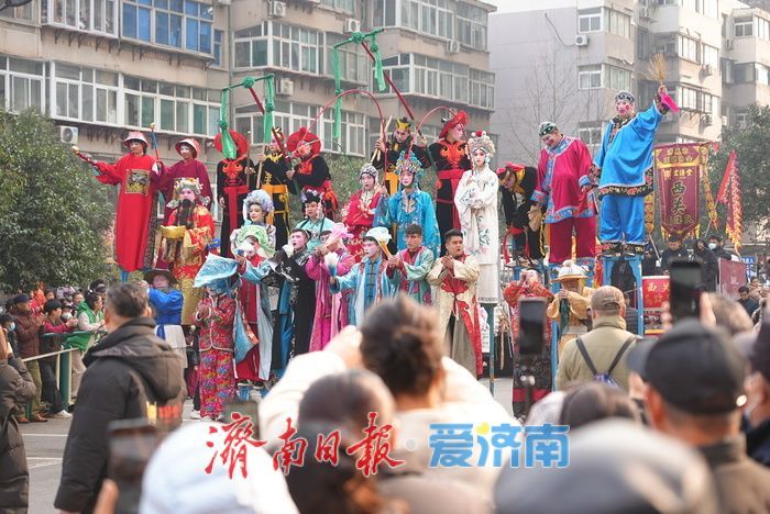 新春走基层丨年味不打烊 民俗展演续燃新春热