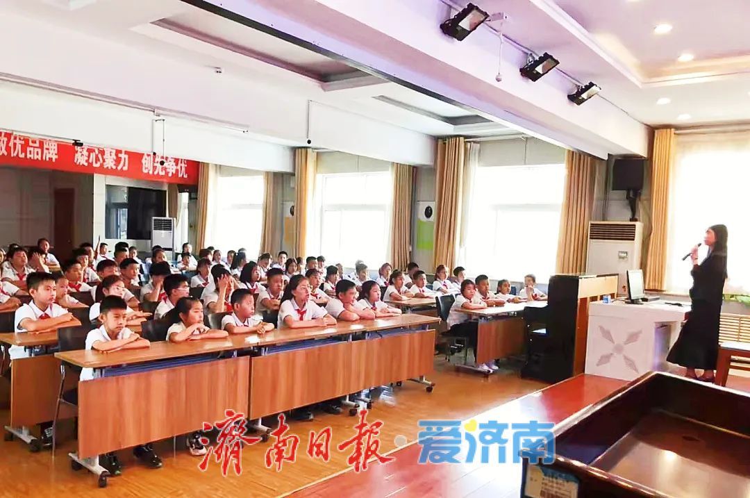 建筑新村街道开展“民法典进校园”主题宣讲活动