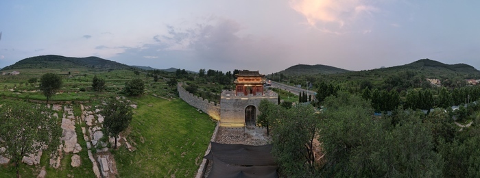 锦阳关披“新装” 亮化工程点亮古雄关