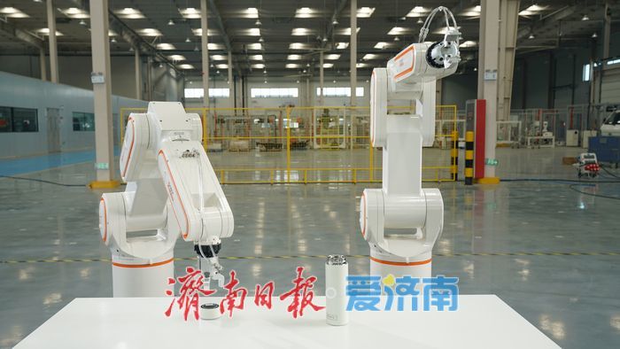 趵眼丨智能经济的新赛道，温暖万家的“烟火气”