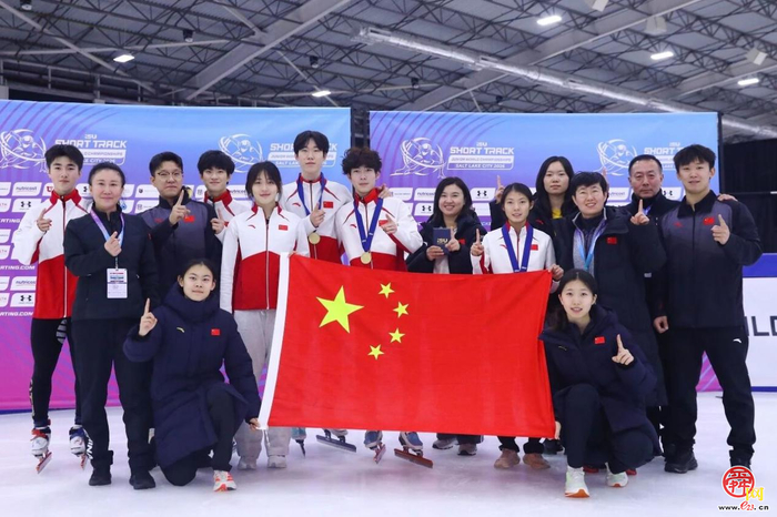 泉城小将闪耀盐湖城！张心喆助中国队短道速滑世青赛夺金