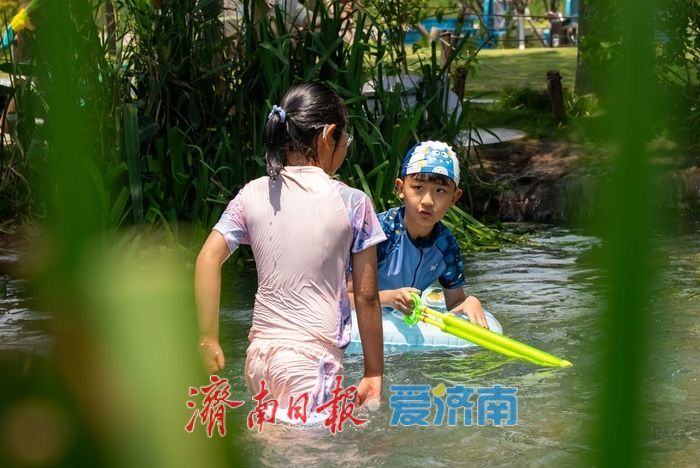 一年四季 泉在济南丨泉畔戏水享清凉