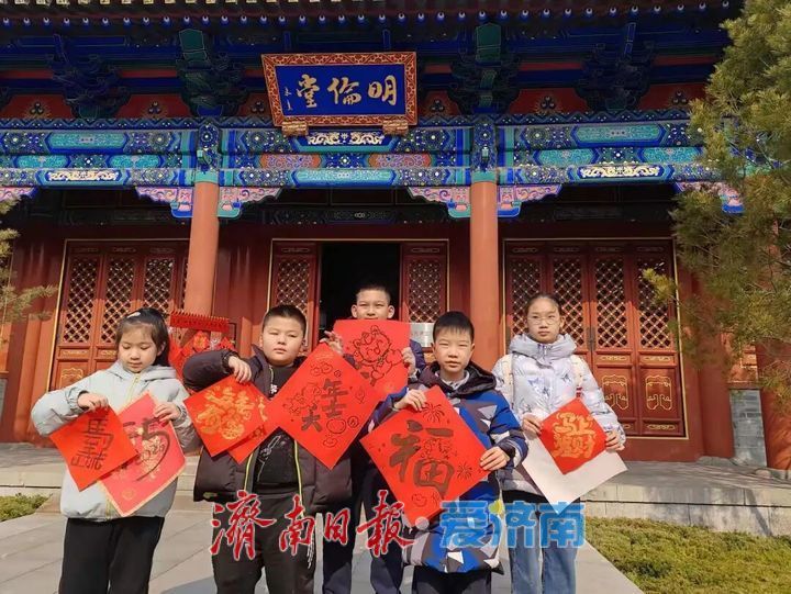 新春走基层丨把“福”字写进日子里