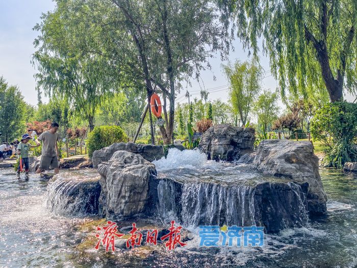 泉畔觅清凉