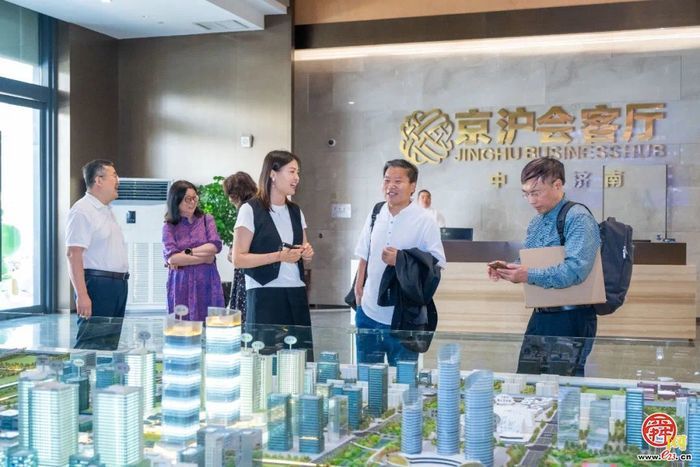 2025年槐荫区全国科技工作者日庆祝活动暨中国生物工程学会人工智能与医养健康大会槐荫分会场顺利召开