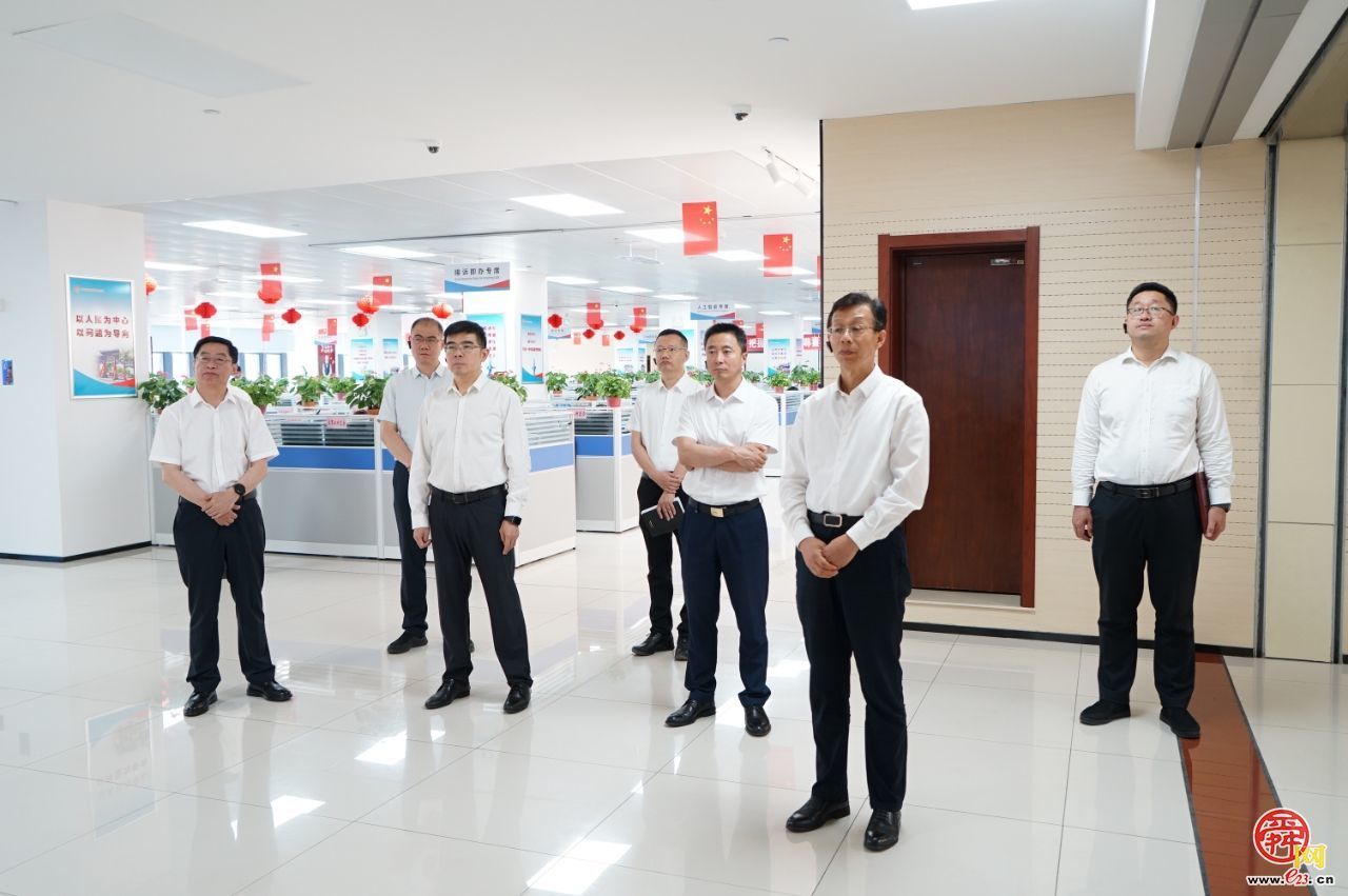 孙常建带队走访调研市12345市民服务热线