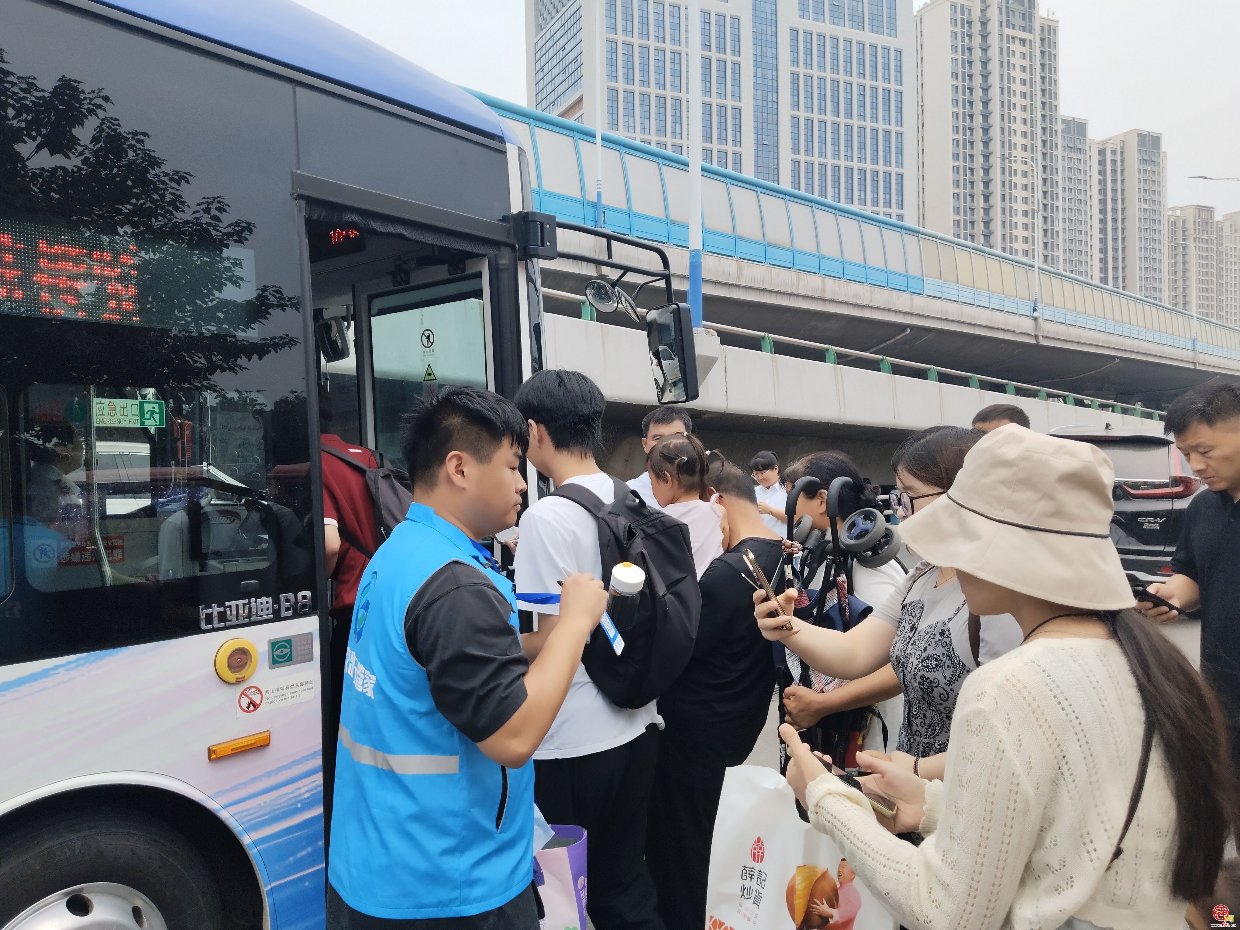 “粽”情护航 畅行泉城—济南公交全力守护市民游客平安顺畅出行