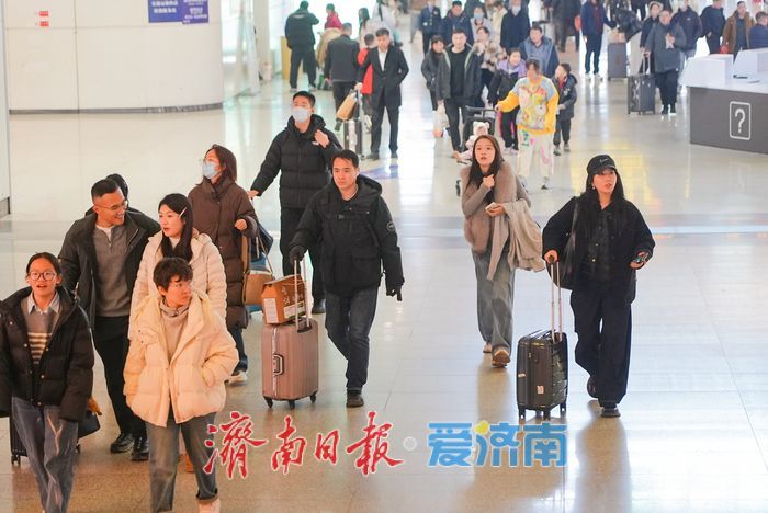 春运迎节前客流小高峰