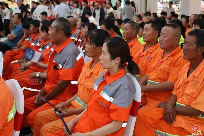 济南市2026年“夏送清凉 与你同行”启动仪式暨关心关爱一线环卫工人活动举行