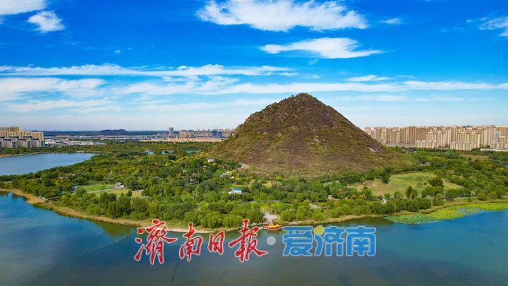 一年四季 泉在济南丨济南华山湖铺展斑斓秋日画卷