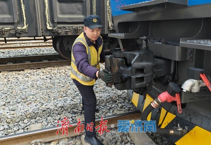 济南司机为华东25家电厂送去万吨“口粮”