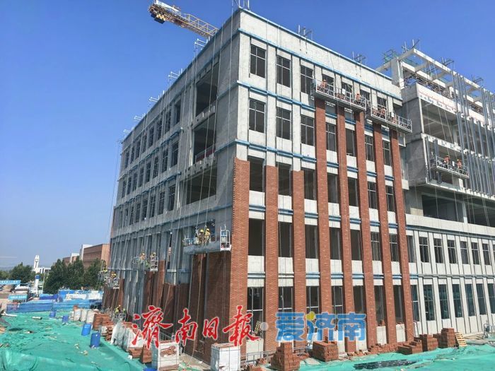 项目强省会｜空天信息大学二期关键标段主体封顶