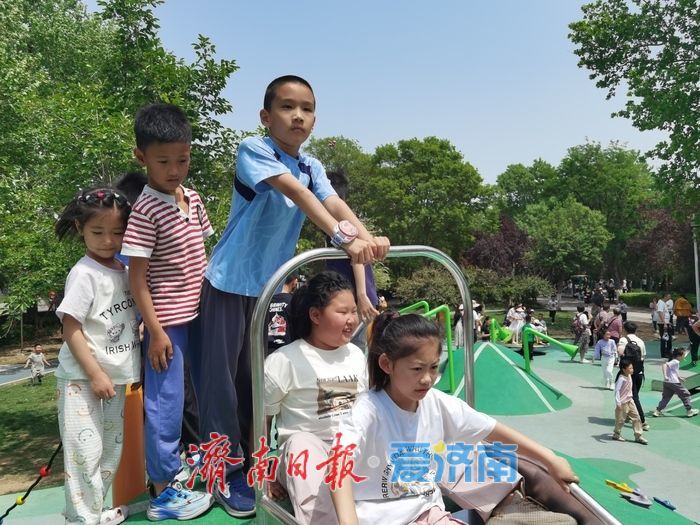 一年四季 泉在济南｜假期亲子游受青睐 儿童友好乐园变身欢乐海洋