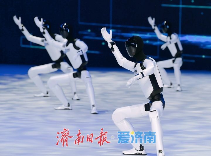 图集：“泉河映裳 泺启新程”2026济南时装周启幕