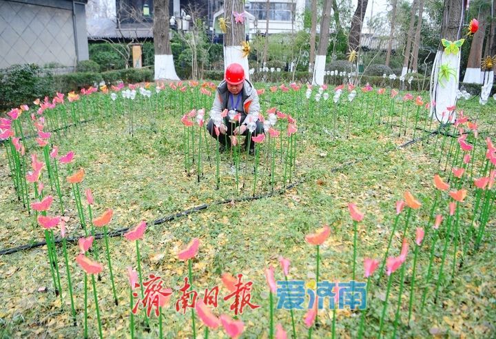 济南天下第一泉迎春花灯会进入安装阶段，园区渐展“奇幻”容颜