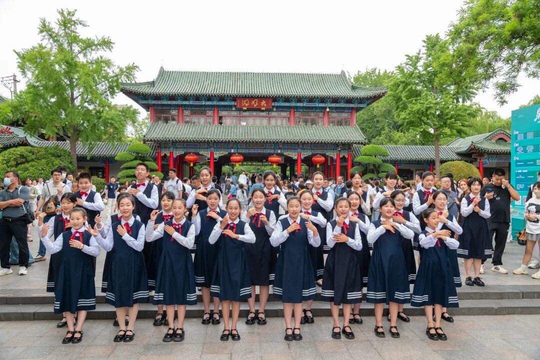 泉力集结·悦享五一｜天下第一泉风景区假期首日人气爆棚