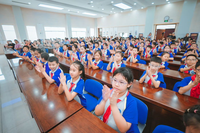 市中区育秀小学承办山东省科普日分会场活动