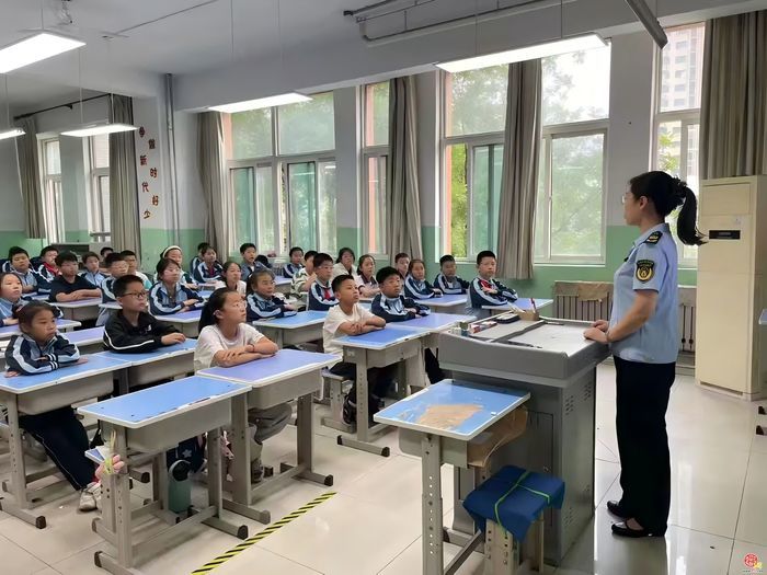 章丘区：“绿书签”进校园，共护未成年人健康成长