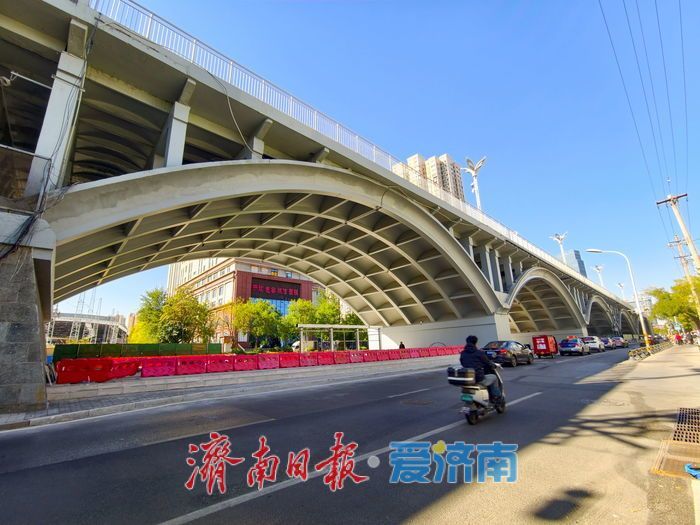 项目强省会｜多个桥洞穹顶新貌亮相！济南纬二路跨铁路天桥桥下改造提速