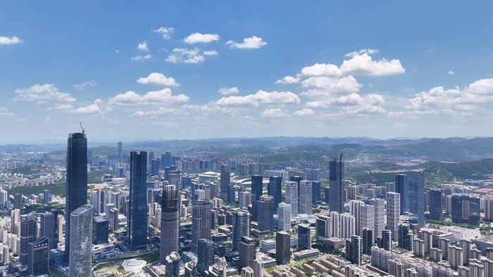 晴空作幕 云端浪漫点燃泉城好心情