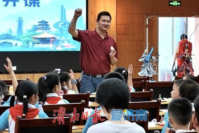  “七彩课堂”点亮暑期“爱伴童心”筑梦成长 我市举办外来务工人员子女暑期关爱活动