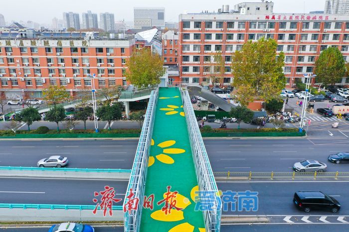 泉城公园过街天桥升级，无障碍通行指日可待