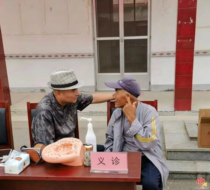 集福泉城聚合力 爱心善行暖乡村