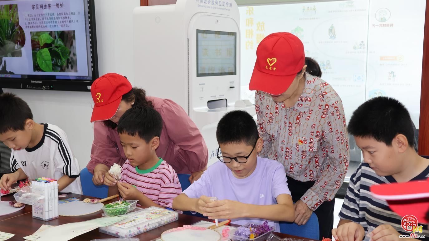 泉城大暑 “花” 样清凉 济南园·林惠民行走进舜华社区泉民园艺中心