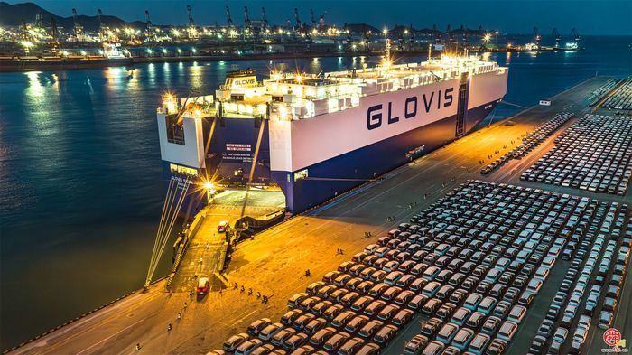 “青春华章 向海图强”