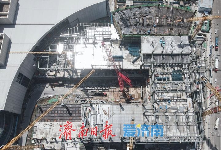 山东国际会展中心（配套部分）项目4层会议会展建筑钢结构主体展现雏形