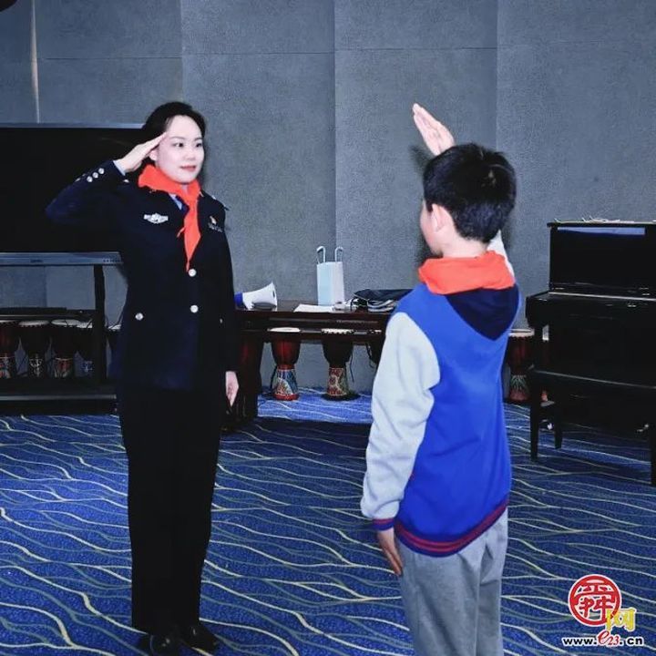 聆听女警故事，致敬了不起的她