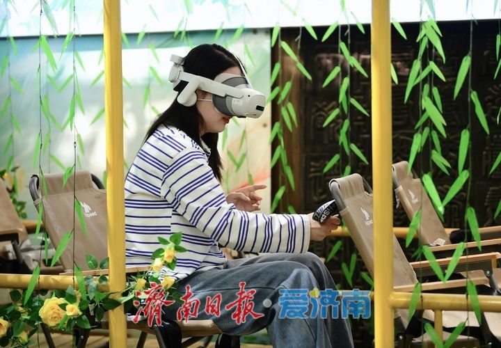 济南首个景区定制化沉浸式VR互动体验项目亮相趵突泉