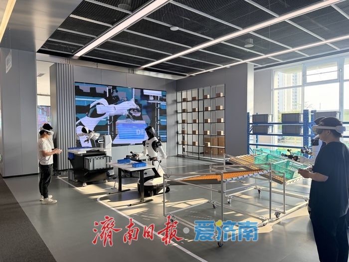 济南打响机器人“作业模式”攻坚战：建设百万级别“数据工厂” “实景练兵”不搞花架子！