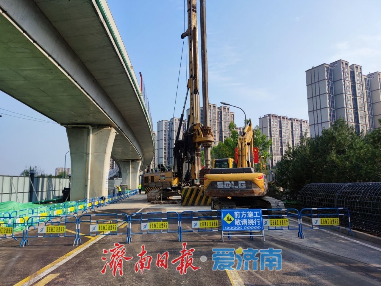 项目强省会｜二环南快速路龙鼎立交9月底前全面建成通车，新建匝道桥主体已合龙