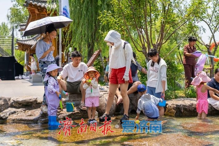 一年四季 泉在济南丨泉畔戏水享清凉