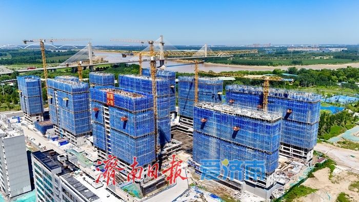 项目强省会｜丁太鲁新徐片区A‑15地块项目首栋楼封顶！天桥北部宜居新城加速成型