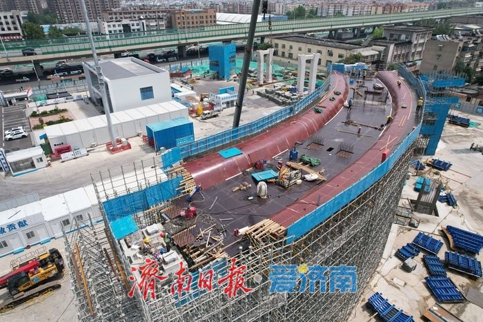 多墩柱浇筑完成，工业北路这处立体交通枢纽施工正酣
