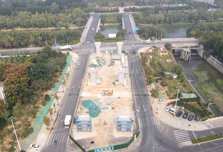 腊山河西路北延工程有序推进