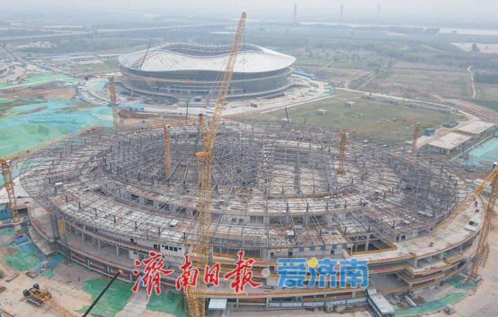 项目强省会｜济南黄河体育中心游泳馆及全民健身中心项目钢结构屋盖整体封顶